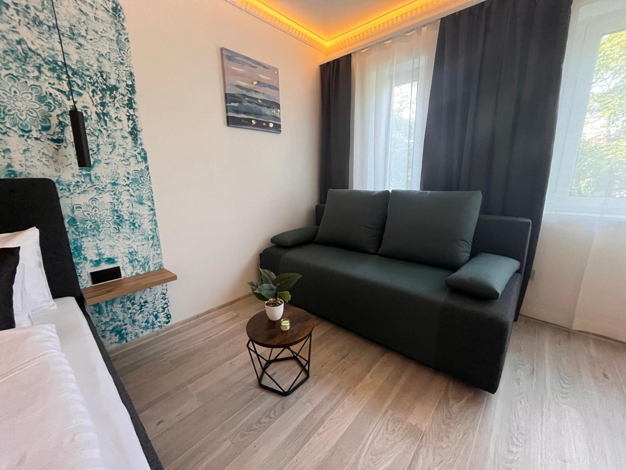 Varkapu Apartmanok 2 Gyula Exterior foto