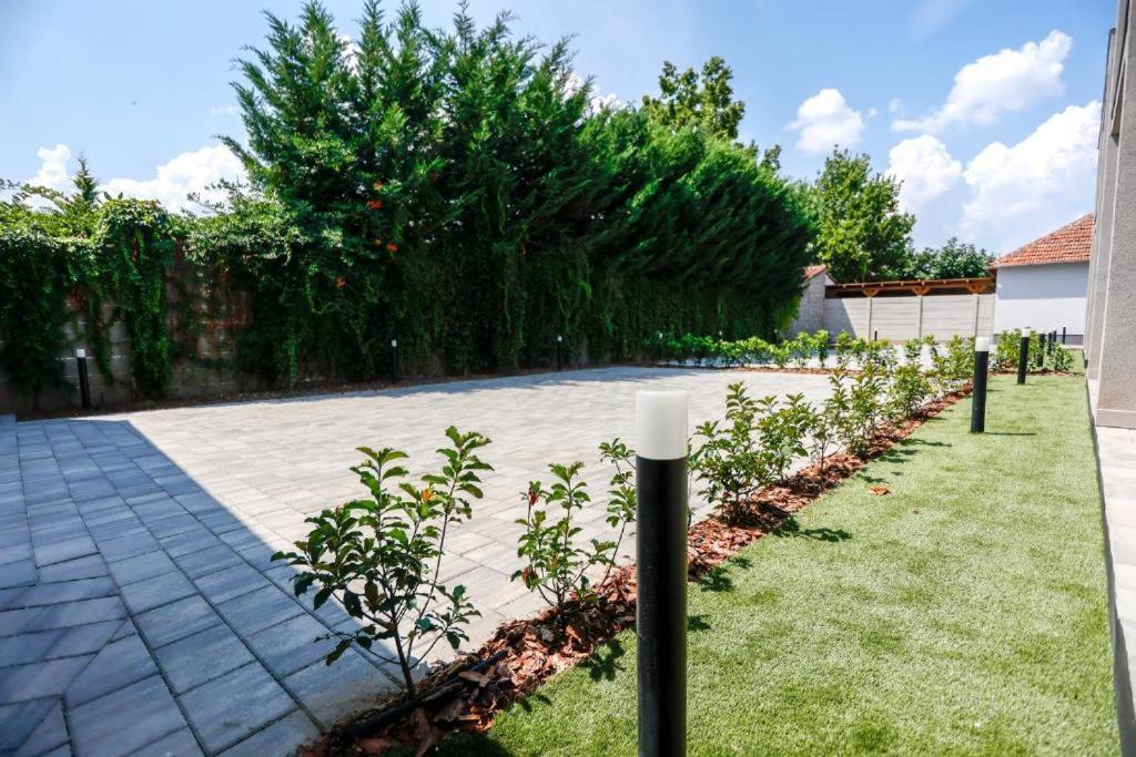 Varkapu Apartmanok 2 Gyula Exterior foto